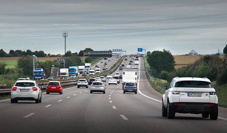 One way to save energy is to limit speeds on, for example, German highways.