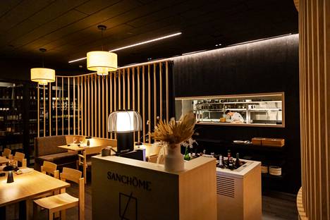 Japanilaista keittiötä edustava Sanchome-ravintola toimii Kämp-hotellin yhteydessä.