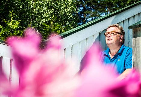 Isän hukkuminen ja lähellä käynyt oma kuolema opettivat Juha Wiskarille, että periksi ei pidä antaa koskaan. "Minulla on ollut rohkeutta ja uskallusta."