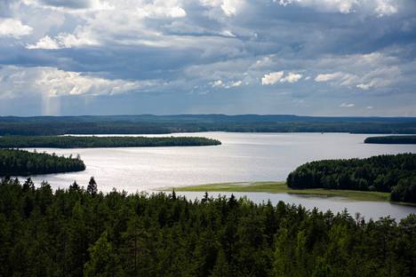 Festivaalivieraat ihastelevat vuodesta toiseen Viitasaaren luontoa, johon kuuluu satoja järviä. 