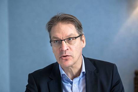 ”Suomessa kuluttajien reaaliansiot ovat laskeneet, mikä näkyy muun muassa kulutuksen heikkona kehityksenä ja asuntomarkkinoiden jähmettymisenä”, sanoo Varman toimitusjohtaja Risto Murto. 