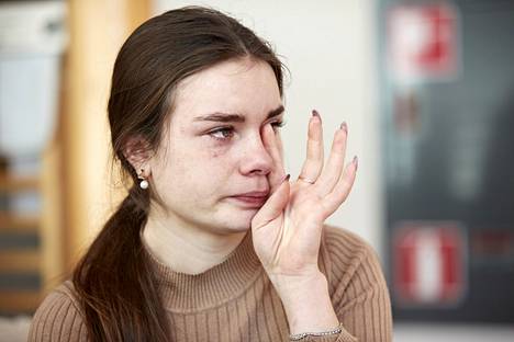 Kyyneleet nousivat Nadiian silmiin, kun hän kertoi elämästään kotikaupungissaan ennen Venäjän hyökkäystä.