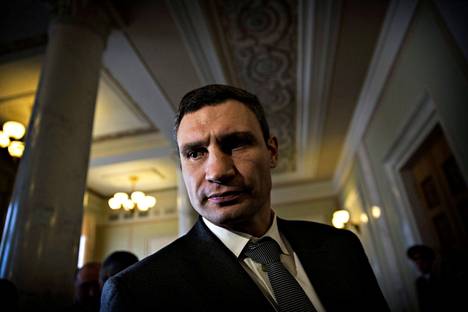Kiovan pormestarin Vitali Klytškon nimissä on viime aikoina huijattu useita eurooppalaisia pormestareita. Kuvassa Klytško vuonna 2014.