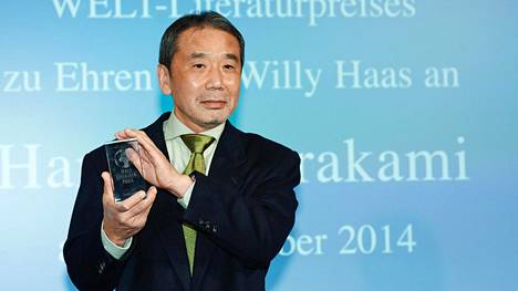 Kirja-arvostelu: Haruki Murakamin 1980-luvun romaanissa eletään kulutusyhteiskunnassa, jota oudot sattumukset ohjailevat