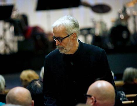 Georg Dolivo kuvattuna vuonna 2015 Kivikasvot 50 vuotta -juhlakonsertissa. 