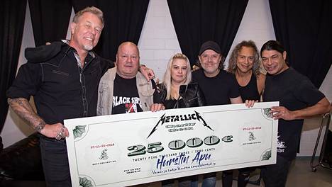 Metallica-yhtye lahjoitti Hurstin ruoka-avulle 25 000 euroa – ”Totta kai tämä tuntuu hyvältä”