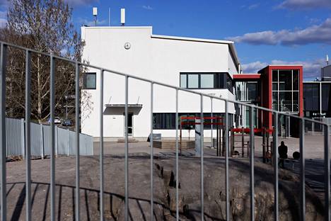 Helsingin Sanomien tietojen mukaan epäillyn kaappauksen uhriksi joutunut poika käy Kulosaaren ala-astetta.