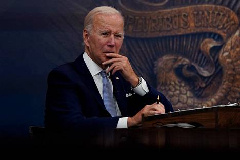 Yhdysvaltojen demokraattipresidentti Joe Bidenin kampanjassa ilmastolupauksilla oli suuri rooli. Biden vei Yhdysvallat takaisin Pariisin ilmastosopimukseen ja nyt pöydällä on kerran jo kuolleeksi luultu ilmastolaki.