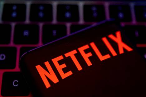 Netflixin katsomiseen käytetään kuukausittain enemmän aikaa kuin Hulun, Disney+:n ja HBO Maxin katsomiseen yhteensä.