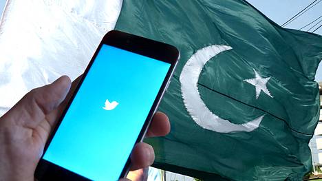 Kanadalaisen kolumnistin mukaan Twitter välittää Pakistanin hallinnon vaatimuksia.