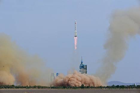 Pitkä marssi 2F -kantoraketti laukaistiin Jiuquanissa maaliskuussa 2023.