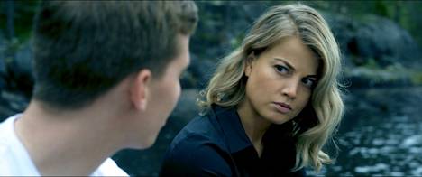 Cameron Buckett ja Janni Hussi näyttelevät Jere Koistisen Insite-rikoskomediassa.