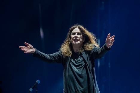 Ozzy Osbourne Black Sabbathin jäähyväiskiertueen konsertissa Helsingin Kaisaniemessä  kesällä 2016.