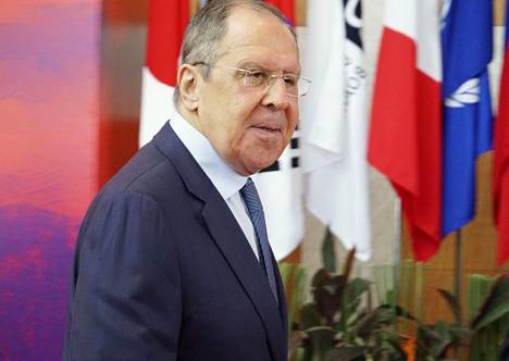Venäjän ulkoministerin Sergei Lavrovin mukaan Venäjän tavoitteet ulottuvat Donetskin ja Luhanskin ulkopuolelle. Kuvassa Lavrov valtiovierailulla Indonesiassa 8. heinäkuuta.