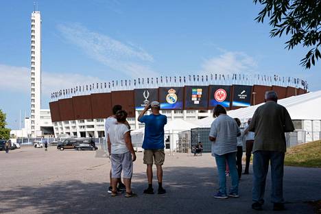 Olympiastadionilla valmistaudutaan Super cupiin.