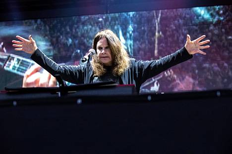 Ozzy Osbourne esiintyi Helsingissä Black Sabbathin konsertissa Kaisaniemen puistossa kesällä 2016.