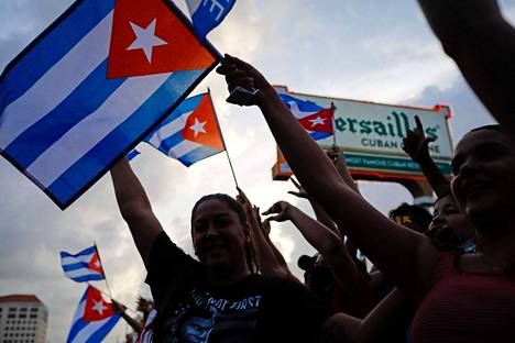 Miamissa Floridassa järjestettiin maanantaina Kuuban hallituksen vastainen mielenosoitus.