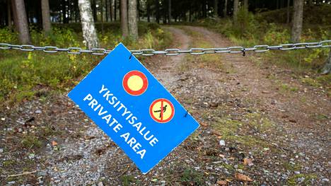 Turvallisuuspolitiikka | Suomen puolustus­ministeriö ei ole evännyt venäläisiltä yhtään maakauppaa