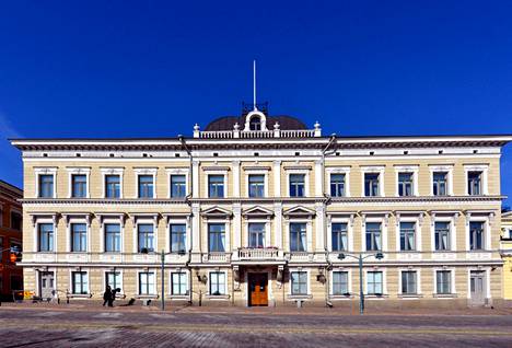 Korkeimman oikeuden mukaan uutta vangitsemisvaatimusta ei voinut esittää komisarion sijasta esiintynyt ylikonstaapeli. Korkein oikeus sijaitsee Helsingissä Pohjoisesplanadilla.