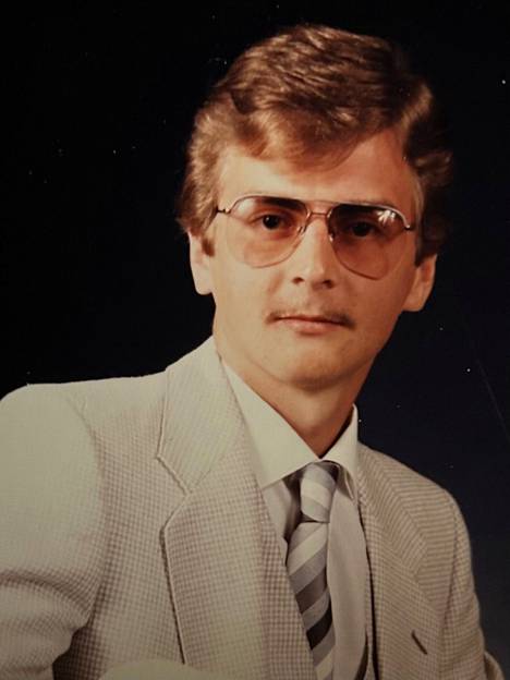 Rainer Rehn 1980-luvun puolivälissä, jolloin hän kuljetti Helsingin taksia nro 4.