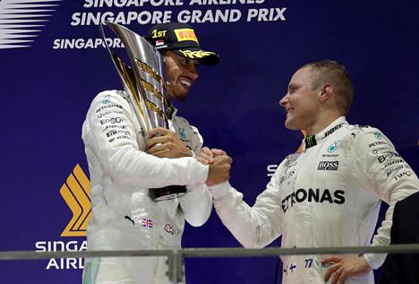 Lewis Hamilton ja Valtteri Bottas ovat ajaneet vahvan kauden. Singaporesta tuliaisina oli voitto ja kolmas sija.
