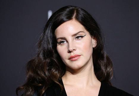 Lana Del Rey on tämän hetken suosituimpia artisteja. 