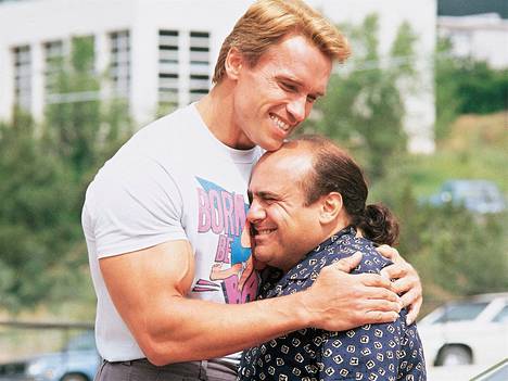 Julius ja Vincent Benedict (Arnold Schwarzenegger ja Danny DeVito) ovat kaksosia, jotka tapaavat toisensa vasta aikuisina.