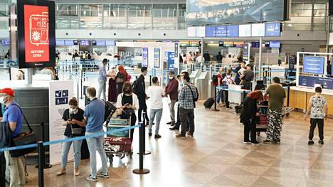 Matkailu | HS koosti Euroopan suosittujen kohteiden korona­­vaatimuksia suomalaisille: Ruotsiin saa matkustaa vapaasti, Englantiin menijöiltä vaaditaan testi sakon uhalla