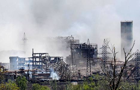 Azovstalin tehdasalue ulkoa päin kuvattuna 11. toukokuuta.