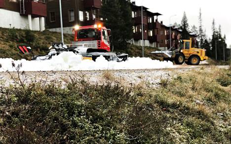 Lentoja lumettomaan Lappiin peruttu – Brittilehdistö haukkui mustasta talvesta kärsivän Suomen ”craplandiksi”