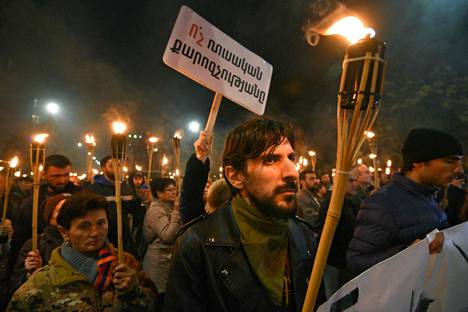 Armenialaiset osoittivat mieltään Ukrainan puolesta viime keskiviikkona, kun presidentti Vladimir Putin osallistui huippukokoukseen Jerevanissa.