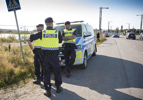 Ruotsi aikoo käyttää miljardeja lisäpoliiseihin – Suomen poliisi pärjää  puolella väkimäärällä ja nauttii vahvempaa luottamusta - Ulkomaat 