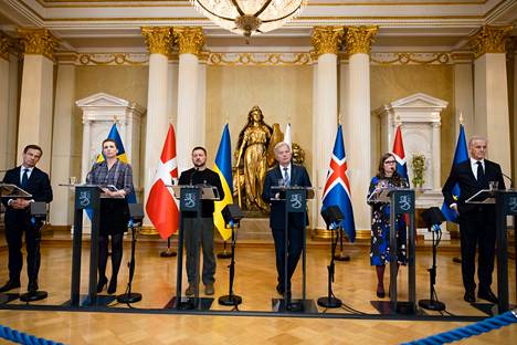 Suomea edusti Ukrainan ja Pohjoismaiden yhteisessä huippukokouksessa tilaisuutta isännöinyt presidentti Sauli Niinistö. Muista Pohjoismaista paikalla oli pääministeri. 