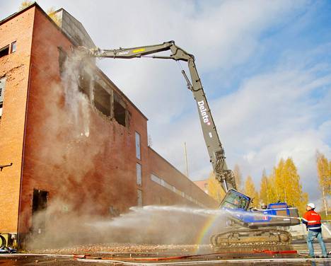 Metsä Groupin uuden biotuotetehtaan tieltä purettiin syksyllä vanha sellutehdas Äänekoskella.