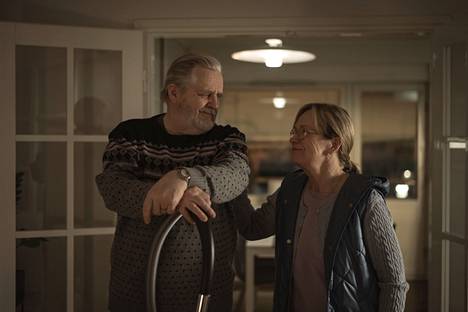 Joannan isää ja äitiä näyttelevät Risto Tuorila ja Kaija Pakarinen. 