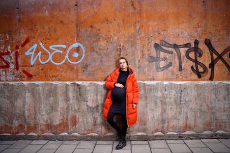 Bianca Kronlöf odottaa toista lastaan, jonka pitäisi syntyä aivan näinä päivinä. Esikoinen, tytär, syntyi vuonna 2020. Kronlöf on kertonut aikovansa puhua tyttärelleen seksistä ja seksuaalisesta väkivallasta jo varhain.