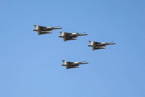 Kreikan ilmavoimien koneet ottivat osaa sotilasparaatiin Ateenassa maaliskuussa.