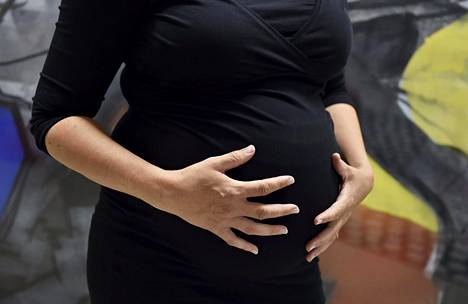 Lähes joka neljännellä synnyttäjällä todettiin Suomessa raskausdiabetes vuonna 2018, kertoo Terveyden ja hyvinvoinnin laitos (THL).