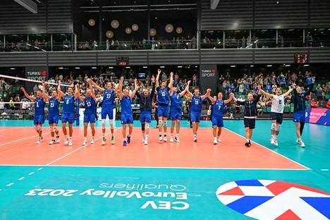 The Finnish team celebrated their place in the European Championships in Turku after the victory over Latvia.