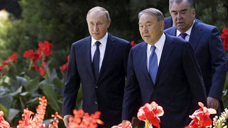 Suomessa vieraileva Kazakstanin presidentti on itsevaltainen johtaja ja geopolitiikan taitaja