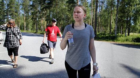 Asepalvelus | Ennätysmäärä naisia hakeutui asepalvelukseen – alokas Lotta Sandroos lähti armeijaan, sillä Suomi on puolustamisen arvoinen