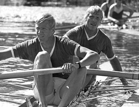 Leo Ahonen (vas.) ja Leif Andersson ottivat kaksi Suomen mestaruutta.