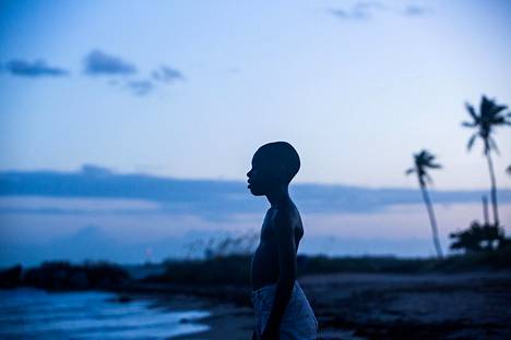 Floridaan sijoittuvan Moonlight-elokuvan päähenkilöä Chironia lapsena esittää Alex Hibbert.