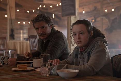 Joelin (Pedro Pascal) ja Ellien (Bella Ramsay) ystävyyssuhde on tärkeä osa The Last of Us -sarjaa.