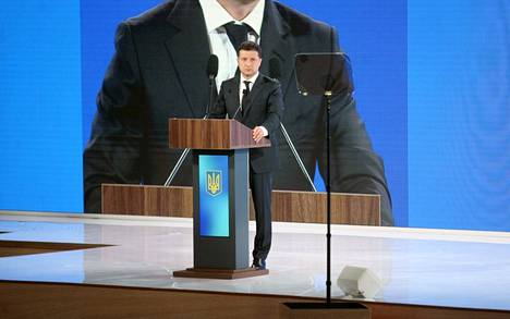 Presidentti Volodymyr Zelenskyi puhui Kiovassa korruption vastaisessa tilaisuudessa vuonna 2021. 