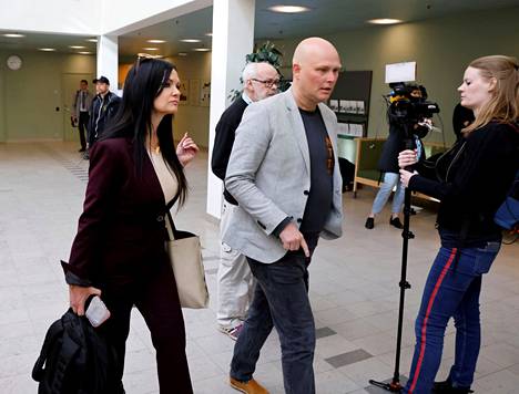 Paolo Macchiarinin entinen tyttöystävä Benita Alexander saapui Macchiarinin oikeudenkäyntiin Solnan käräjäoikeuteen.