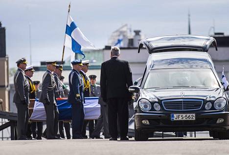 Presidentti Mauno Koivisto saatettiin torstaina haudan lepoon.