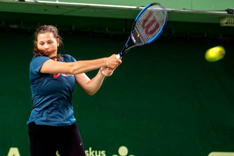 Anastasia Kulikova harjoituksissa Talin tenniskeskuksessa joulukuussa 2019.