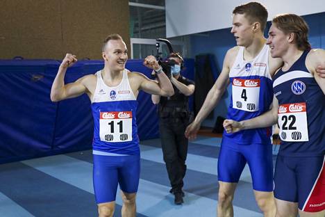 Viljami Kaasalainen aired his first Finnish championship at 400 meters.  JKU's teammate Konsta Alatupa and Noormarkku Nopsan Asseri Välimäki (right) congratulate.