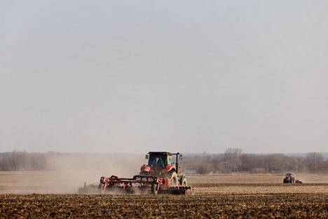 Ukraina oli maailman kuudenneksi suurin vehnäntuottaja vielä viime vuonna. Nyt Venäjän hyökkäys vaikeuttaa ruoansaantia ympäri maailmaa.
